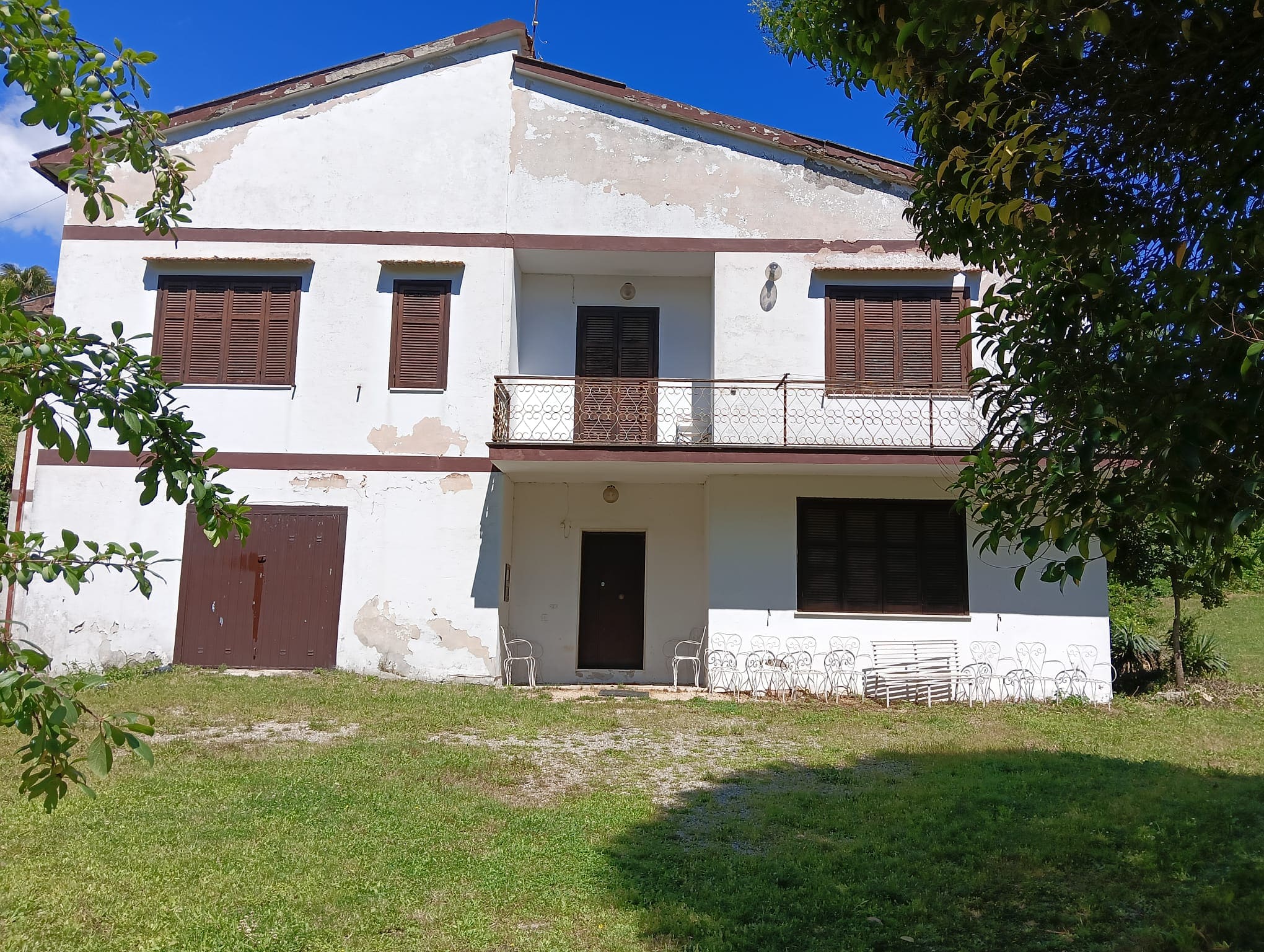 Casa indipendente con terreno