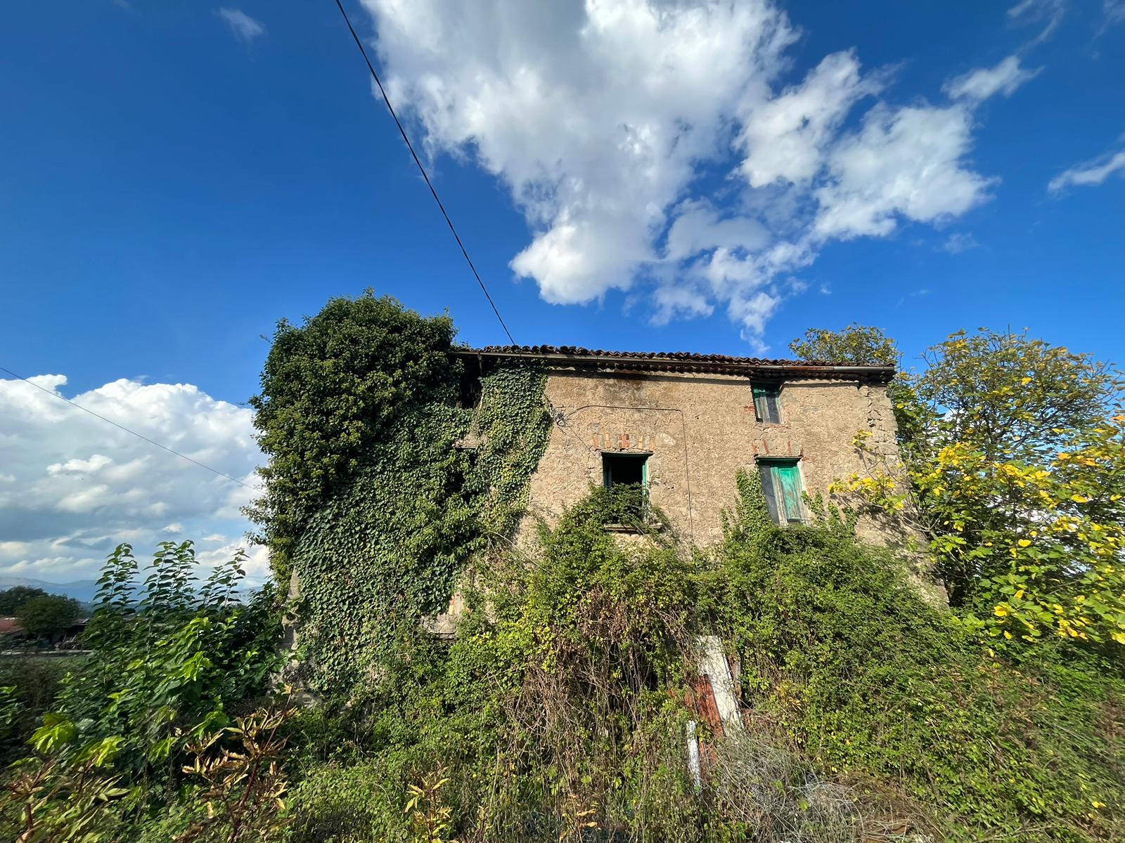 Casa indipendente con terreno